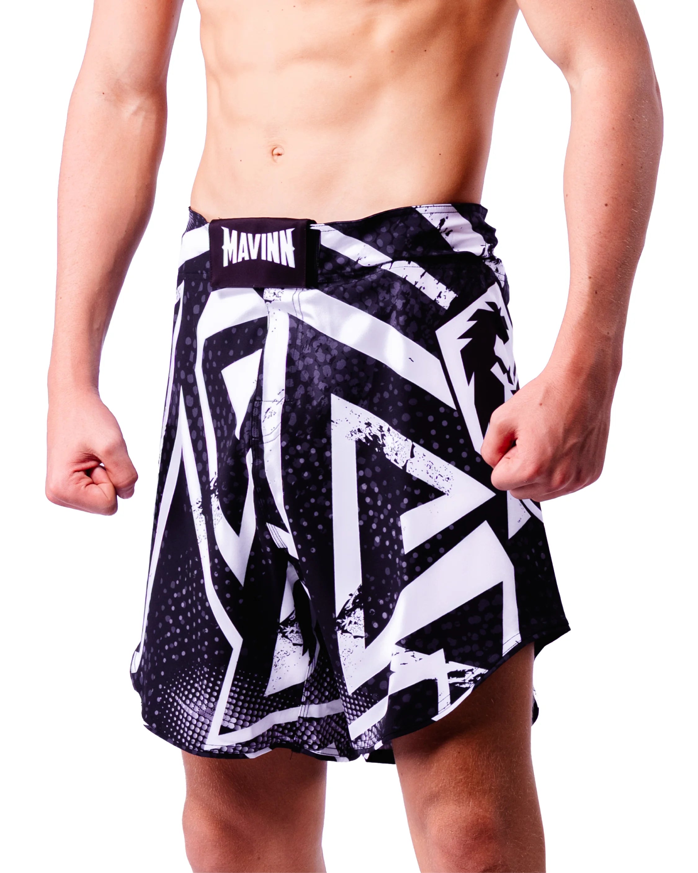 TRAINING SHORT PANT - STRIKE MATRIX