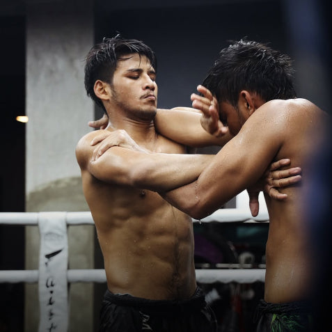 Clinch Like a Thai: What Western Fighters Get Wrong